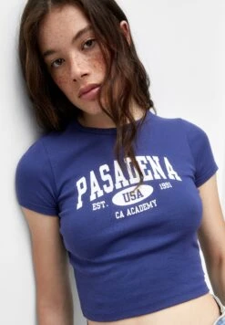 PULL & BEAR Varsity PasadenaT-Shirt Con StampaDark Blue Donna T-shirt E Top PUC21D2BO-K11 11 PULL & BEAR Varsity PasadenaT-Shirt Con StampaDark Blue Donna T-shirt E Top PUC21D2BO-K11 -Pull & Bear 003825e0cf714d66a3233e6c2e34cad3