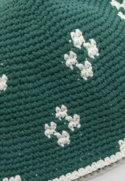 PULL & BEAR Flowers - Berretto - Green -Pull & Bear 04ad4364edb841db9afd01235b4ffef2