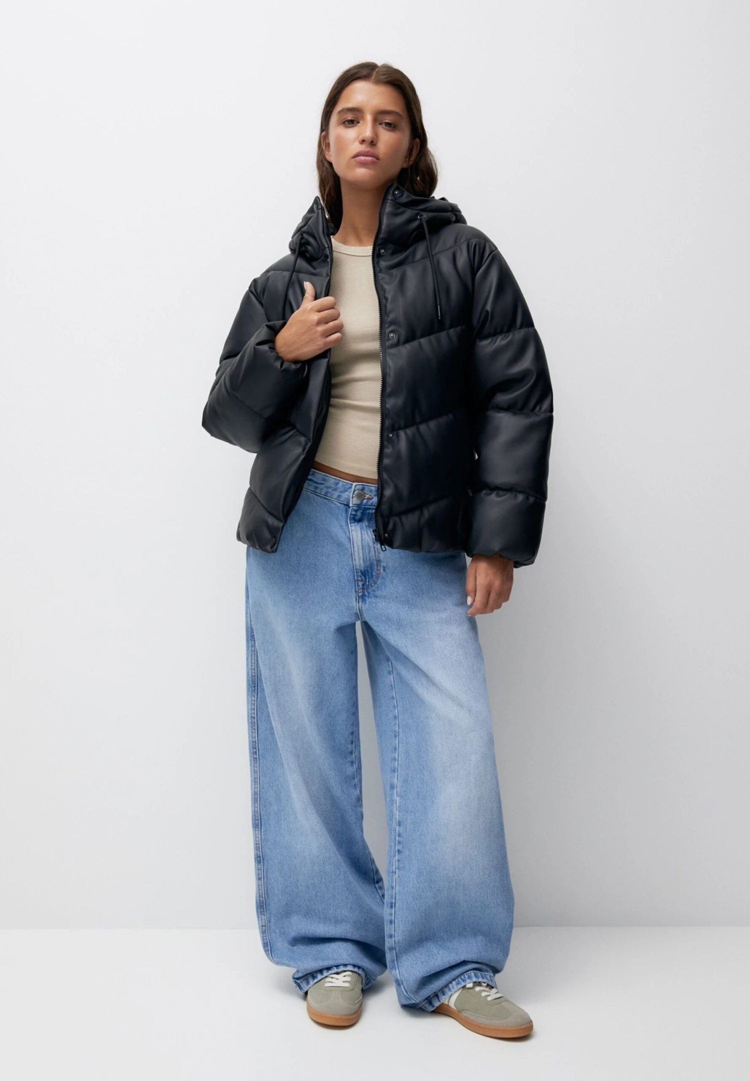 PULL & BEAR PufferGiacca In SimilpelleBlack Donna Giacche E Blazer PUC21U0GB-Q11 4 PULL & BEAR PufferGiacca In SimilpelleBlack Donna Giacche E Blazer PUC21U0GB-Q11 - immagine 2