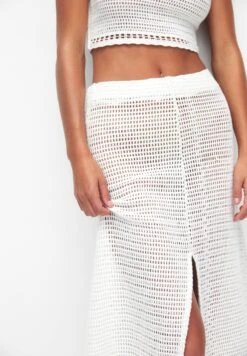 PULL & BEAR Long- Gonna A Campana - Beige 11 PULL & BEAR Long- Gonna A Campana - Beige -Pull & Bear 069da427fd5b444f8a148578c66ce7f5