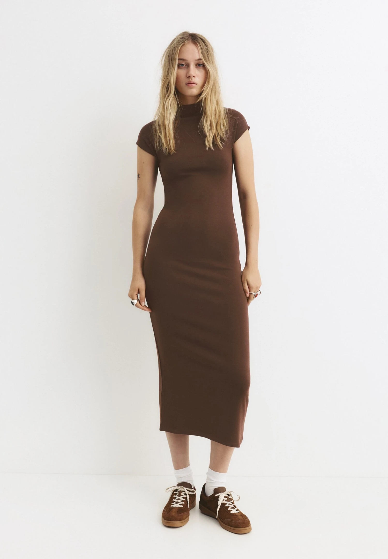 PULL & BEAR MOCK NECK MIDI - Vestito Di Maglina - Brown 3 PULL & BEAR MOCK NECK MIDI - Vestito Di Maglina - Brown