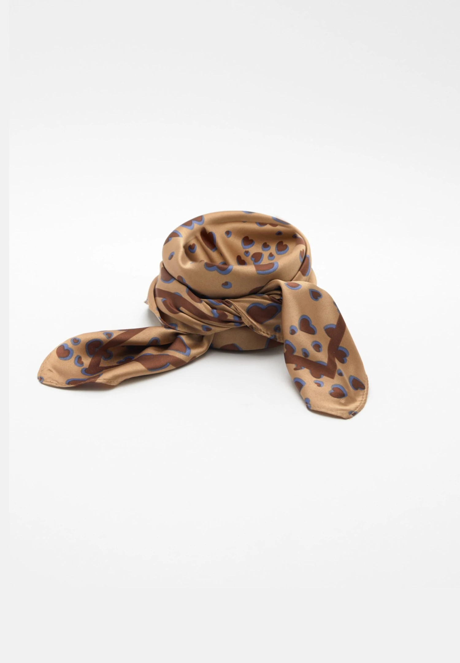 PULL & BEAR With HeartsFoulardCamel Donna Sciarpe PUC51G05A-B11 6 PULL & BEAR With HeartsFoulardCamel Donna Sciarpe PUC51G05A-B11 - immagine 4