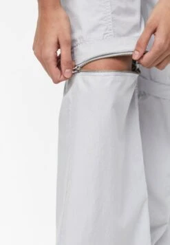PULL & BEAR With Removable LegsPantaloniLight Grey Donna Pantaloni PUC21A0U7-C11 13 PULL & BEAR With Removable LegsPantaloniLight Grey Donna Pantaloni PUC21A0U7-C11 -Pull & Bear 09eeaee1c11548488167fbab8b670584