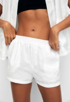 PULL & BEAR Flowing BermudaShortsWhite Donna Shorts PUC21S0E1-A11 -Pull & Bear 0d630224470d4ab8a2d320e58ce96c4d