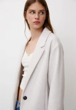 PULL & BEAR Felt Texture With ButtonCappotto CortoMottled Beige Donna Cappotti PUC21U0FC-B12 10 PULL & BEAR Felt Texture With ButtonCappotto CortoMottled Beige Donna Cappotti PUC21U0FC-B12 -Pull & Bear 0d74b1ad59104a83884e69bc80a906c9