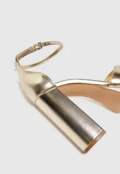 PULL & BEAR Criss-Cross - Sandali Con Plateau - Gold Coloured -Pull & Bear 0dfe7e193f7c424085f55587c3724b73