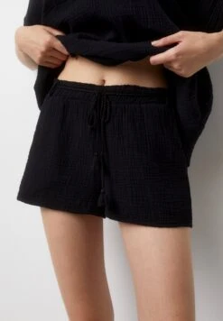 PULL & BEAR Flowing ShortsBlack Donna Shorts PUC21S0EH-Q11 11 PULL & BEAR Flowing ShortsBlack Donna Shorts PUC21S0EH-Q11 -Pull & Bear 10b9513f0df14fe88127e8274a12b920