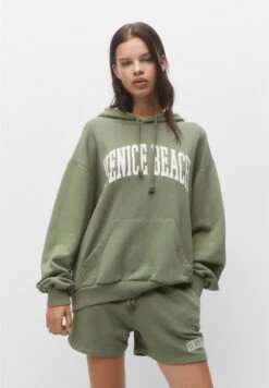 PULL & BEAR Venice Bjogger Ermuda - Shorts - Green