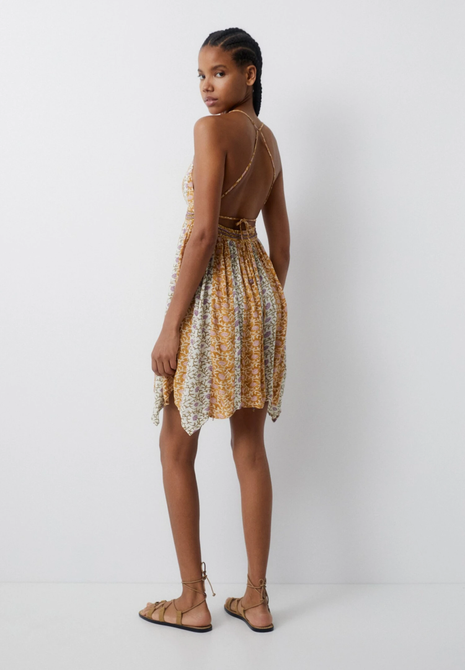 PULL & BEAR Short StrappyVestito EstivoOchre Donna Vestiti PUC21C14R-O11 5 PULL & BEAR Short StrappyVestito EstivoOchre Donna Vestiti PUC21C14R-O11 - immagine 3