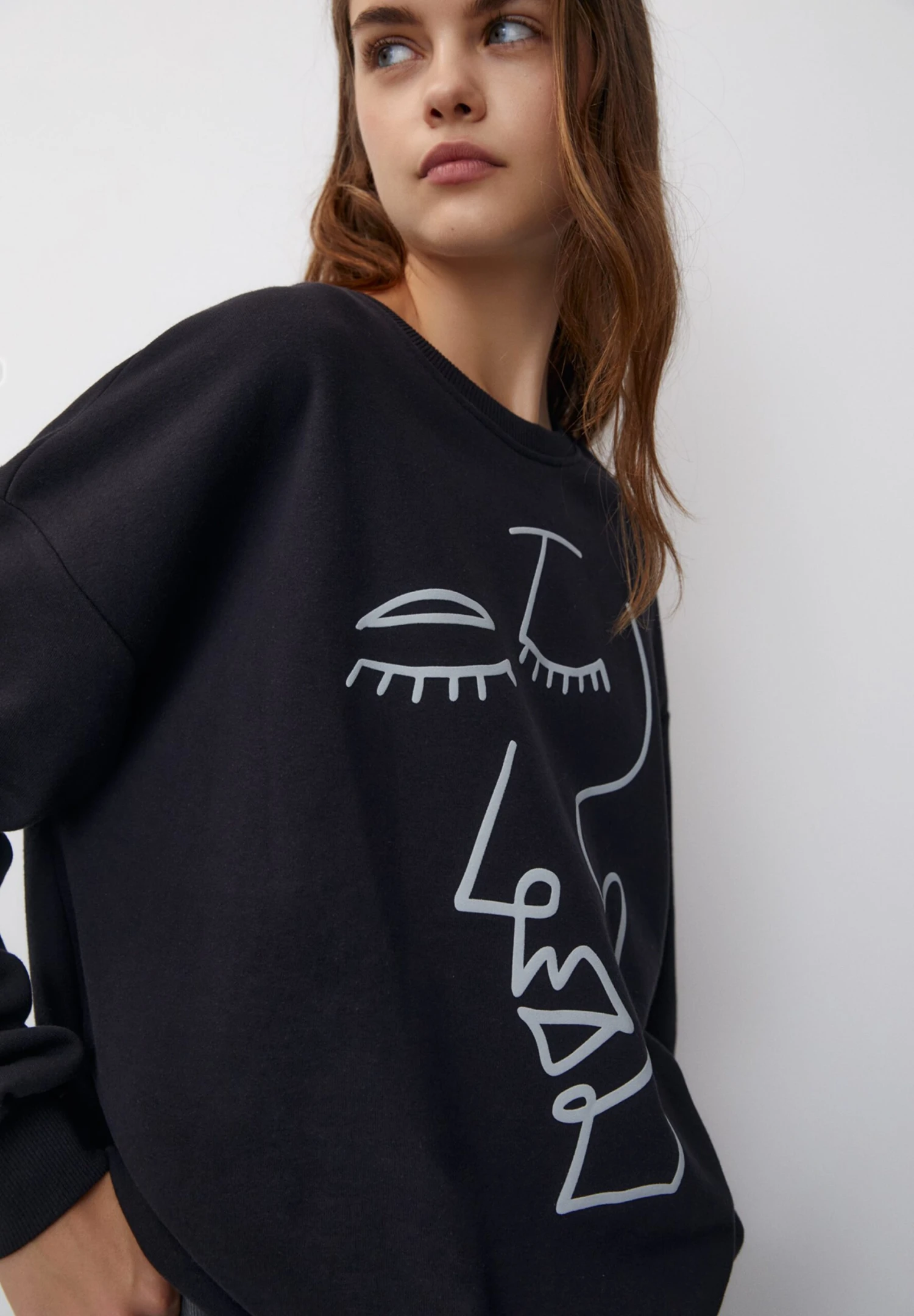 PULL & BEAR With Face Graphic FelpaBlack Donna Felpe PUC21J11P-Q11 6 PULL & BEAR With Face Graphic FelpaBlack Donna Felpe PUC21J11P-Q11 - immagine 4