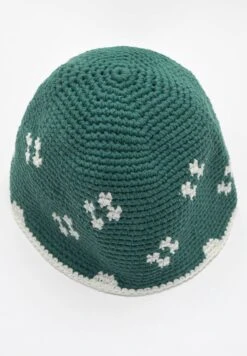 PULL & BEAR Flowers - Berretto - Green -Pull & Bear 1a90db5b19aa47efae10c8733422385d