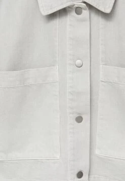 PULL & BEAR Cropped With PocketsGiacca LeggeraOff White Donna Giacche E Blazer PUC21G0HP-M11 15 PULL & BEAR Cropped With PocketsGiacca LeggeraOff White Donna Giacche E Blazer PUC21G0HP-M11 -Pull & Bear 1c10387d6feb4612900cfb36a47aa184