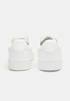 PULL & BEAR BAMBA - Sneakers Basse - White -Pull & Bear 1c18d6cf44da480d8cf16ba4ad04d609