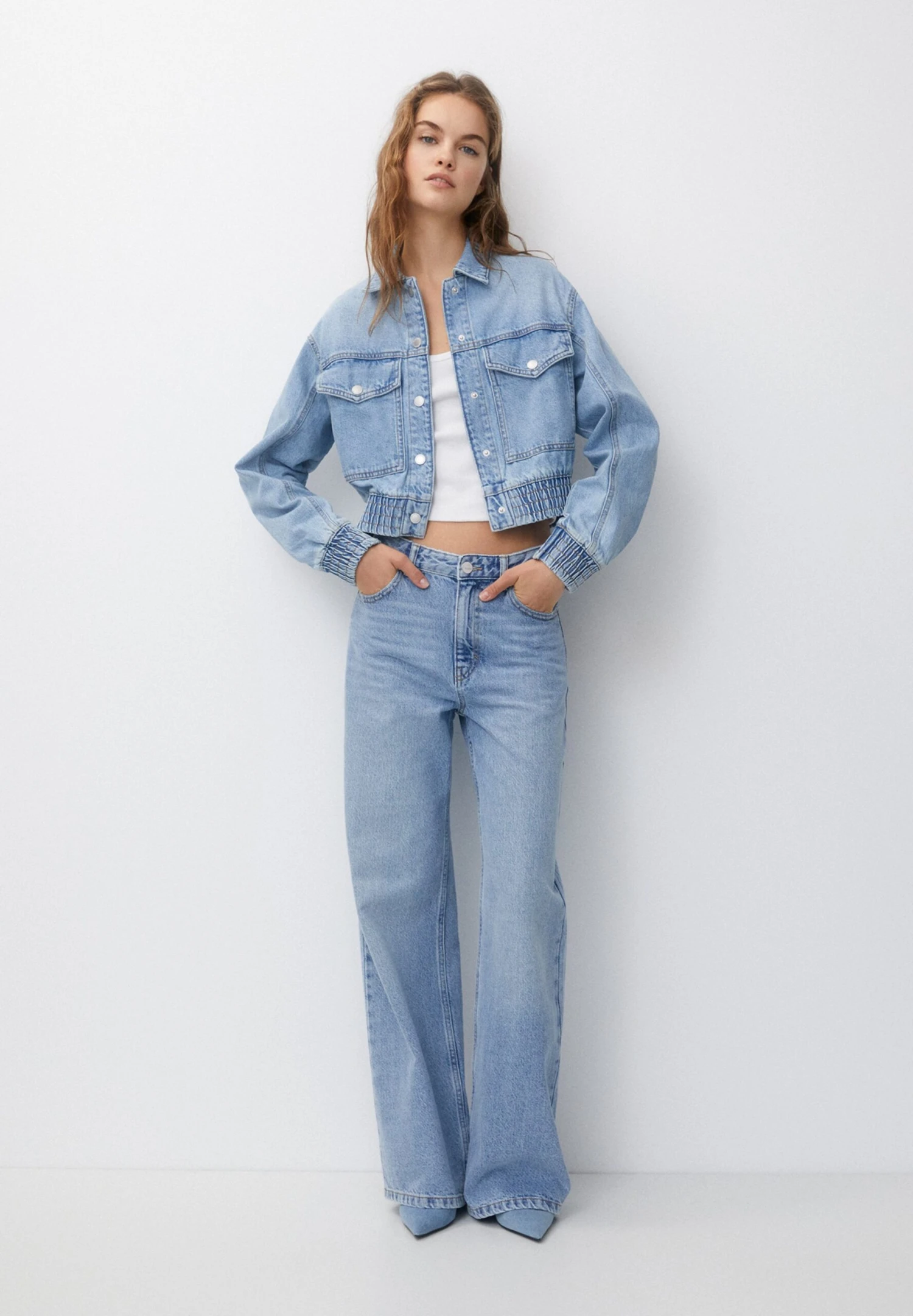 PULL & BEAR Giacca Di JeansLight Blue Denim Donna Giacche E Blazer PUC21G0IE-K11 4 PULL & BEAR Giacca Di JeansLight Blue Denim Donna Giacche E Blazer PUC21G0IE-K11 - immagine 2