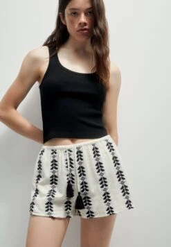 PULL & BEAR Printed Jacquard- Shorts - White -Pull & Bear 212f05349d764f7292c5db1696c463f2