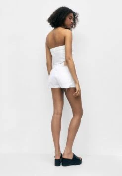 PULL & BEAR Mom-Fit - Shorts Di Jeans - White -Pull & Bear 249b9a7aebb749088ad3246ad99b0127