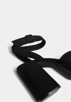 PULL & BEAR Scarpe Con PlateauBlack Donna Tacchi Alti PUC11A0M3-Q11 -Pull & Bear 25327251ae2a48bb8513190f5a420c8e