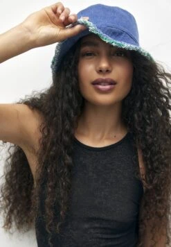 PULL & BEAR Bucket With FringingCappelloBlue Donna Cappelli E Foulard PUC51B05F-K11