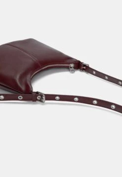 PULL & BEAR WITH STRAPS - Borsa A Tracolla - Bordeaux -Pull & Bear 284af2c6d42d440ba35913bd19bbf52a