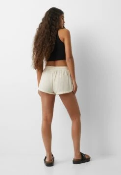 PULL & BEAR Rustic With Frayed TrimsShortsWhite Donna Shorts PUC21S0EC-A11 -Pull & Bear 2b9ff54119714c8aa36899511de650a9
