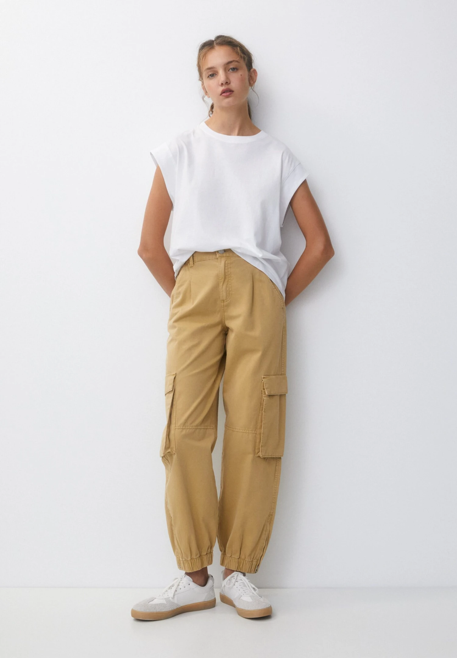 PULL & BEAR Pantaloni CargoCamel Donna Pantaloni PUC21A0VO-B11 4 PULL & BEAR Pantaloni CargoCamel Donna Pantaloni PUC21A0VO-B11 - immagine 2