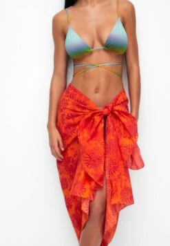 PULL & BEAR Floral Print Sarong - Accessorio Da Spiaggia - Orange 11 PULL & BEAR Floral Print Sarong - Accessorio Da Spiaggia - Orange -Pull & Bear 2cc231720ba64e0f99fc1f74194fed14