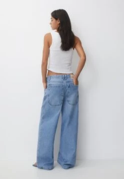 PULL & BEAR Low Waist SkaterJeans A ZampaLight Blue Denim Donna Jeans PUC21N0LV-K11 -Pull & Bear 2ce66a7da7ac42a581baabe0b2819d1c