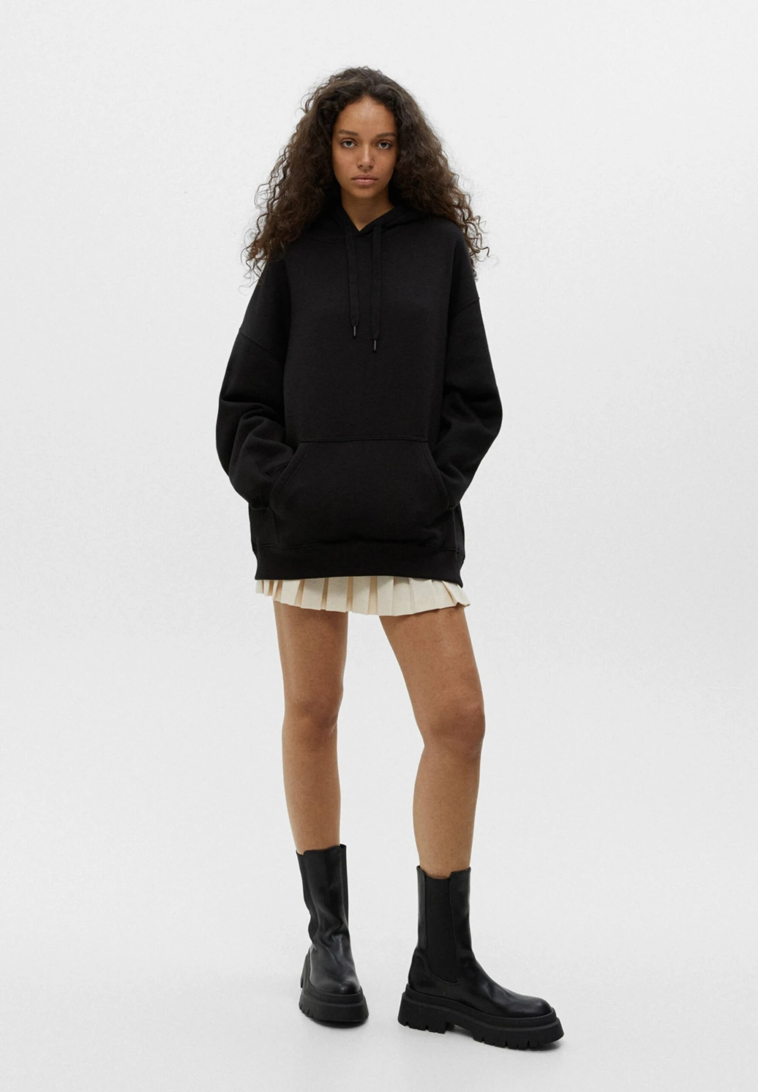PULL & BEAR OversizeFelpa Con CappuccioMottled Black Donna Felpe PUC21J0OH-Q11 4 PULL & BEAR OversizeFelpa Con CappuccioMottled Black Donna Felpe PUC21J0OH-Q11 - immagine 2