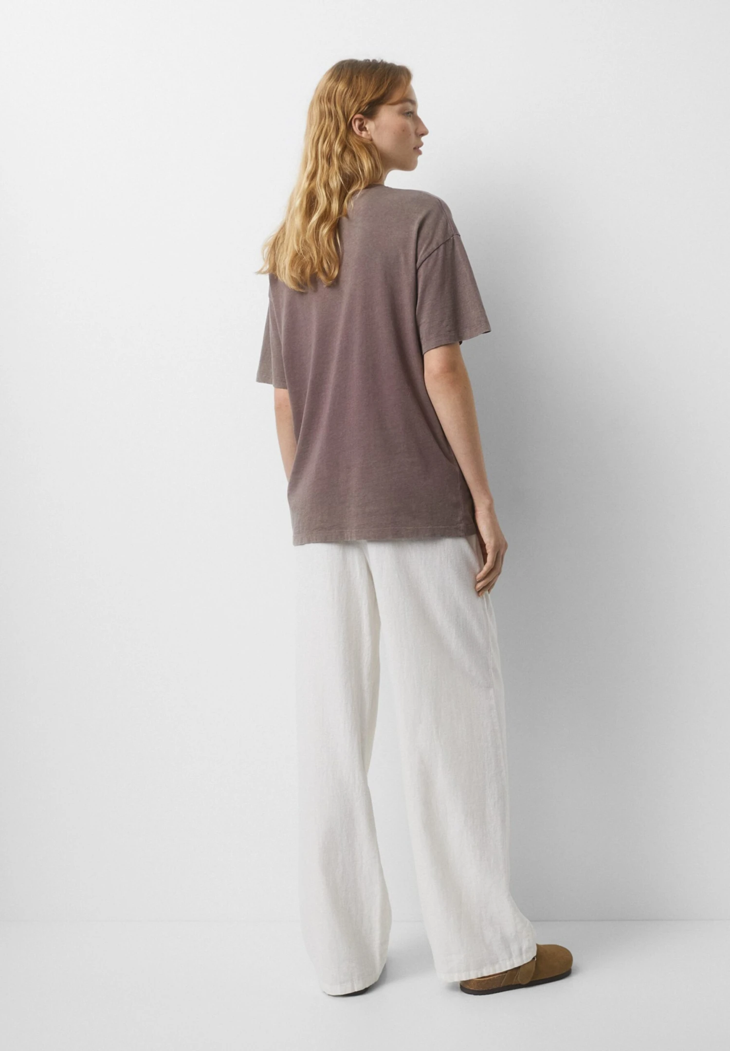 PULL & BEAR Short SleeveT-Shirt Con StampaBrown Donna T-shirt E Top PUC21D2HB-O11 5 PULL & BEAR Short SleeveT-Shirt Con StampaBrown Donna T-shirt E Top PUC21D2HB-O11 - immagine 3