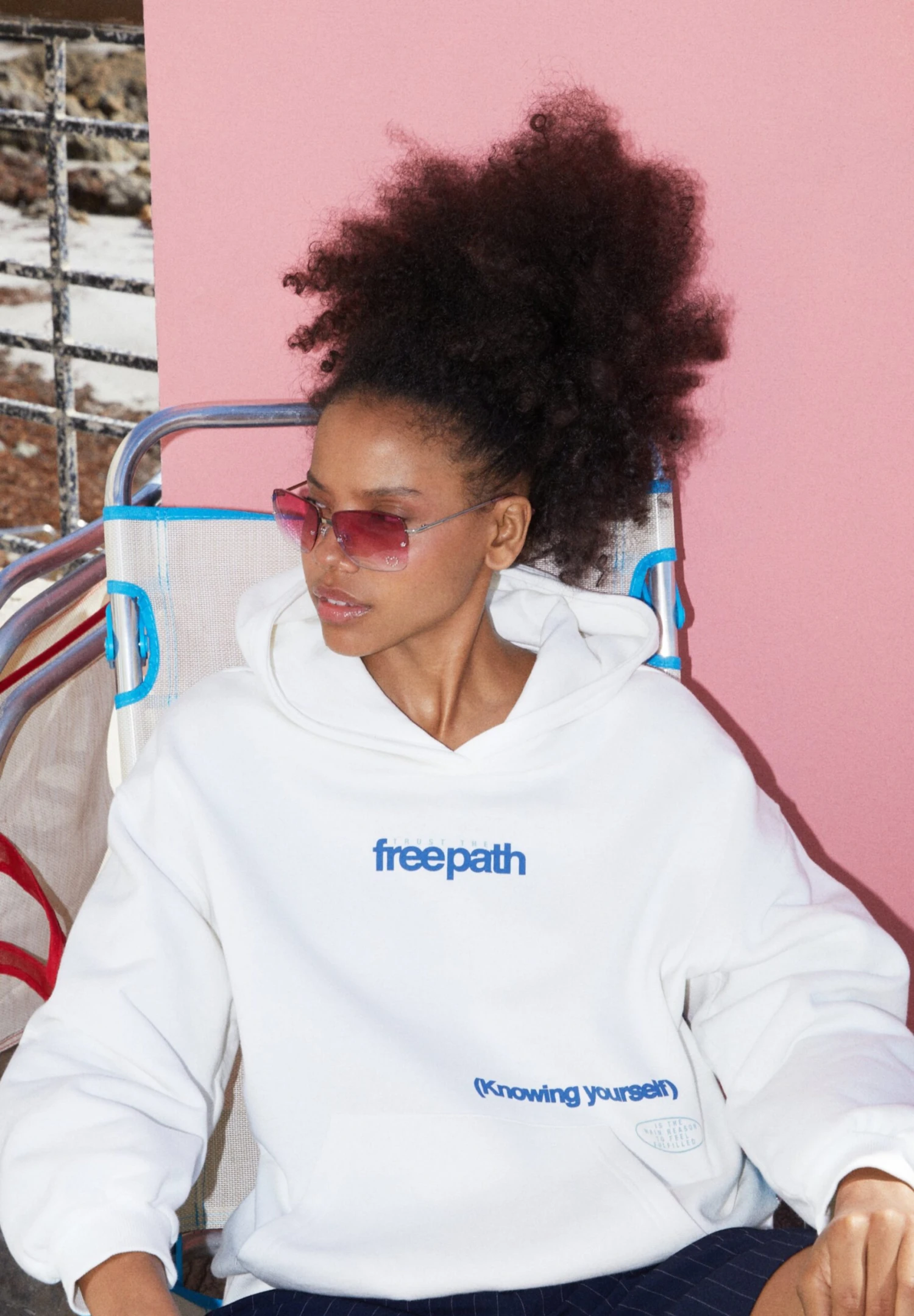 PULL & BEAR Follow Your Potential Felpa Con CappuccioWhite Donna Felpe PUC21J119-A11 7 PULL & BEAR Follow Your Potential Felpa Con CappuccioWhite Donna Felpe PUC21J119-A11 - immagine 5