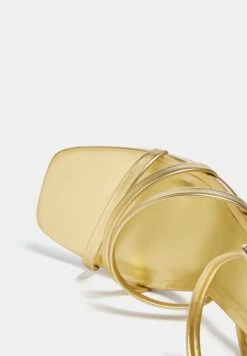 PULL & BEAR Strappy Heeled - Sandali - Gold Coloured 11 PULL & BEAR Strappy Heeled - Sandali - Gold Coloured -Pull & Bear 30315459681549c8a683514357359ec7