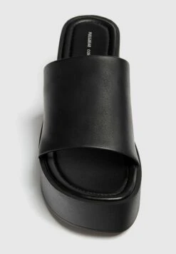 PULL & BEAR PlatformCiabattineBlack Donna Ciabatte E Zoccoli PUC11A0L0-Q11 -Pull & Bear 312502be17544f82accc9d48de55477a