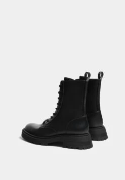 PULL & BEAR Stivaletti Con PlateauBlack Donna Stivaletti PUC11N059-Q11 -Pull & Bear 3153d5f7b731477e8590916b06c6dcbb