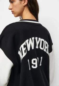 PULL & BEAR NyGiubbotto BomberBlack Donna Giacche E Blazer PUC21U0G3-Q11 -Pull & Bear 3177f9b8e8524572b42f52b532baaa7d