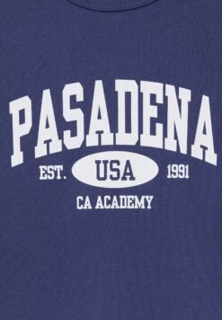 PULL & BEAR Varsity PasadenaT-Shirt Con StampaDark Blue Donna T-shirt E Top PUC21D2BO-K11 13 PULL & BEAR Varsity PasadenaT-Shirt Con StampaDark Blue Donna T-shirt E Top PUC21D2BO-K11 -Pull & Bear 3861487f0f434c5a8c53d9129121c94d