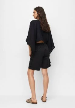 PULL & BEAR Oversize Cropped Kimono Giacca LeggeraBlack Donna Giacche E Blazer PUC21G0HW-Q11 -Pull & Bear 3b8437738fdc410d84de7f540a342aa5