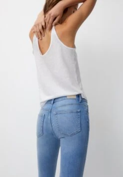 PULL & BEAR Mid-Waist BasicJeans Skinny FitLight-Blue Denim Donna Jeans PUC21N0M9-K11 -Pull & Bear 3d894c9d4cab43f1b23d62b3c4024784