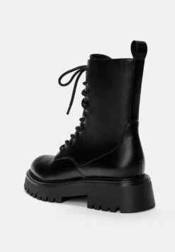 PULL & BEAR FLAT - Stivaletti Stringati - Black -Pull & Bear 3e3f347dd4094fed977c0f4cf97aff68