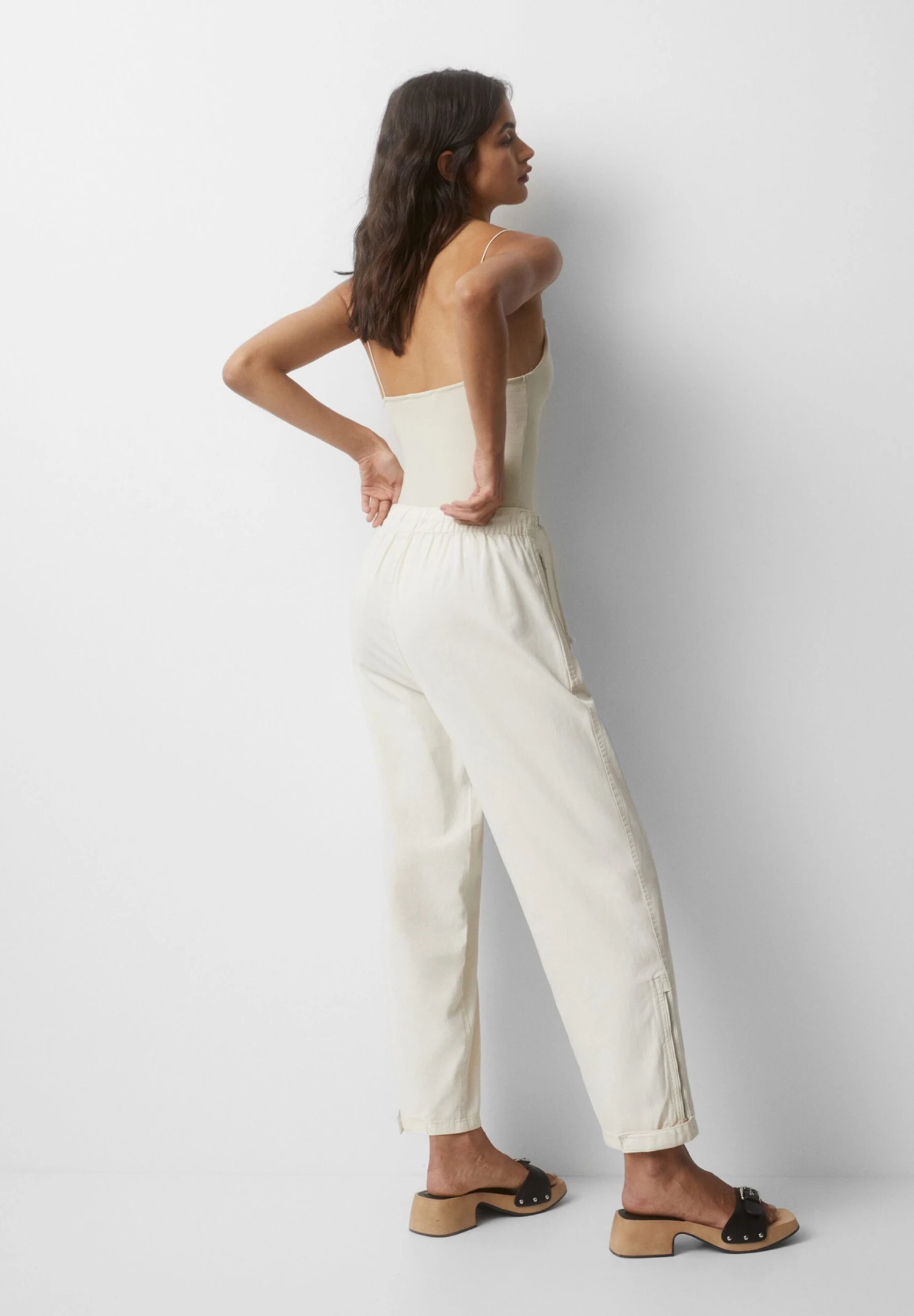 PULL & BEAR With ZipsBaggyJeans A SigarettaBeige Donna Jeans PUC21N0LQ-B11 5 PULL & BEAR With ZipsBaggyJeans A SigarettaBeige Donna Jeans PUC21N0LQ-B11 - immagine 3