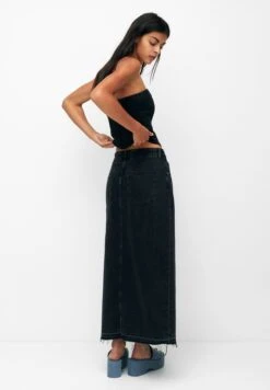 PULL & BEAR Long- Gonna Lunga - Black -Pull & Bear 46c252991eb94071a83f2d5ed16e993d