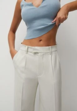 PULL & BEAR Darted Smart - Pantaloni - White -Pull & Bear 4a248c0a4bce4261b17c78ac2d33f6ed