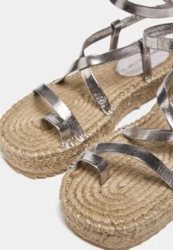 PULL & BEAR Metallic Multi-Strap - Infradito - Grey -Pull & Bear 4ab80ee5017343fbb5b98183c1805bd0