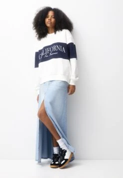 PULL & BEAR California Colour Block Embroidered FelpaWhite Donna Felpe PUC21J118-A11 -Pull & Bear 4ae2400f54e341ff89526842f26e95a9