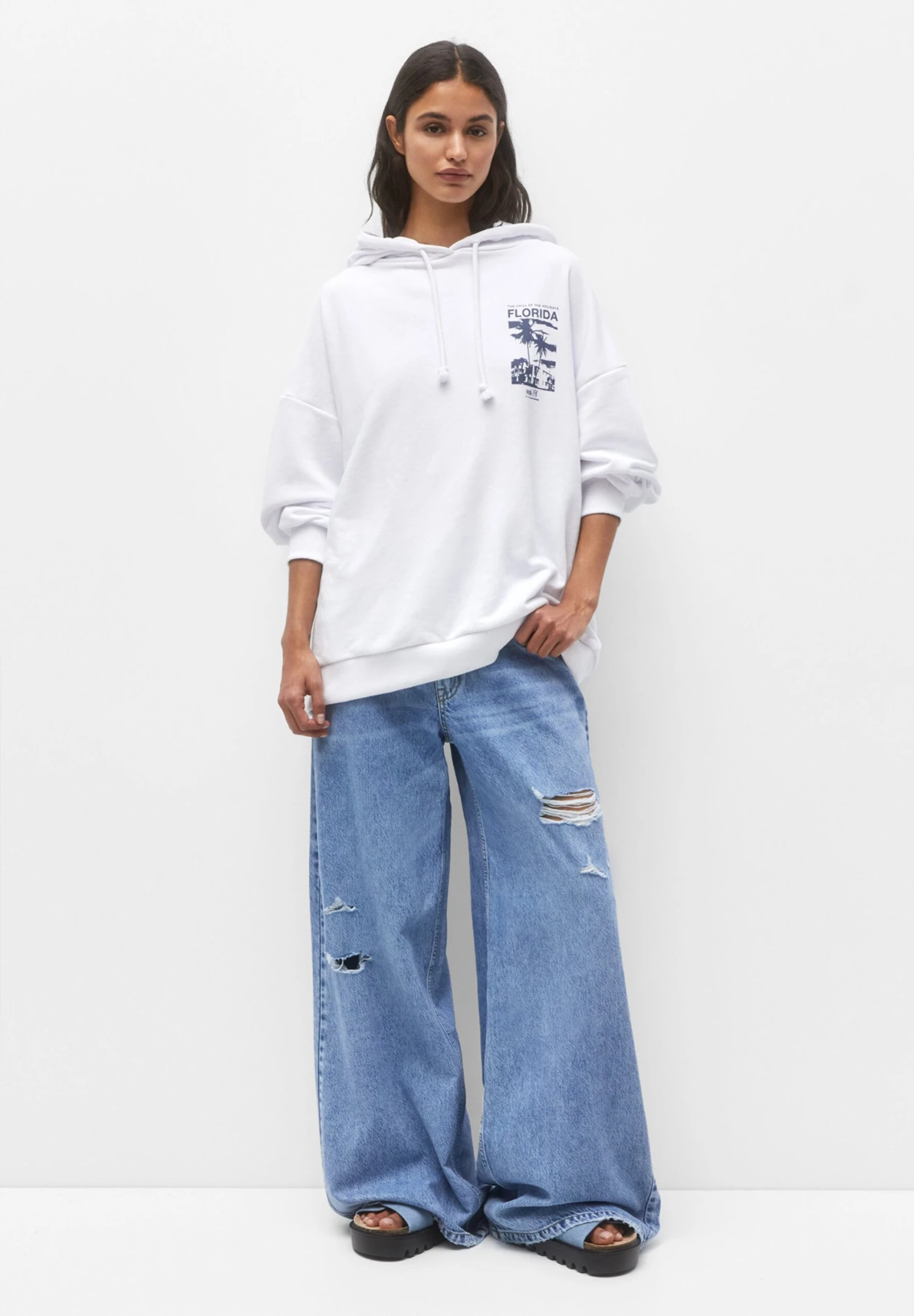 PULL & BEAR Felpa Con CappuccioWhite Donna Felpe PUC21J10S-A11 4 PULL & BEAR Felpa Con CappuccioWhite Donna Felpe PUC21J10S-A11 - immagine 2