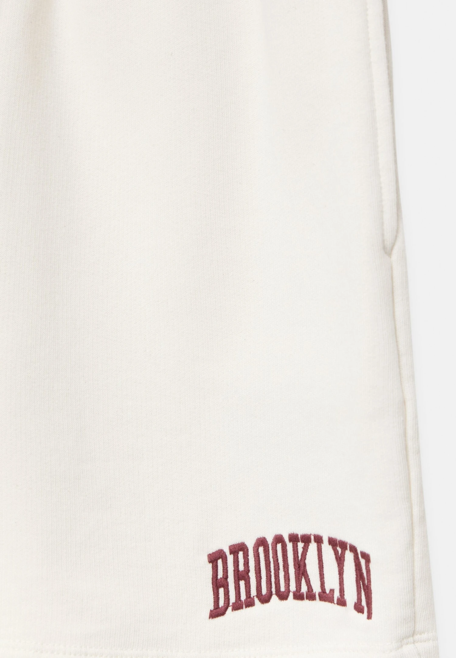 PULL & BEAR Brooklyn Jogger Bermuda- Pantaloni Sportivi - Beige 9 PULL & BEAR Brooklyn Jogger Bermuda- Pantaloni Sportivi - Beige - immagine 7