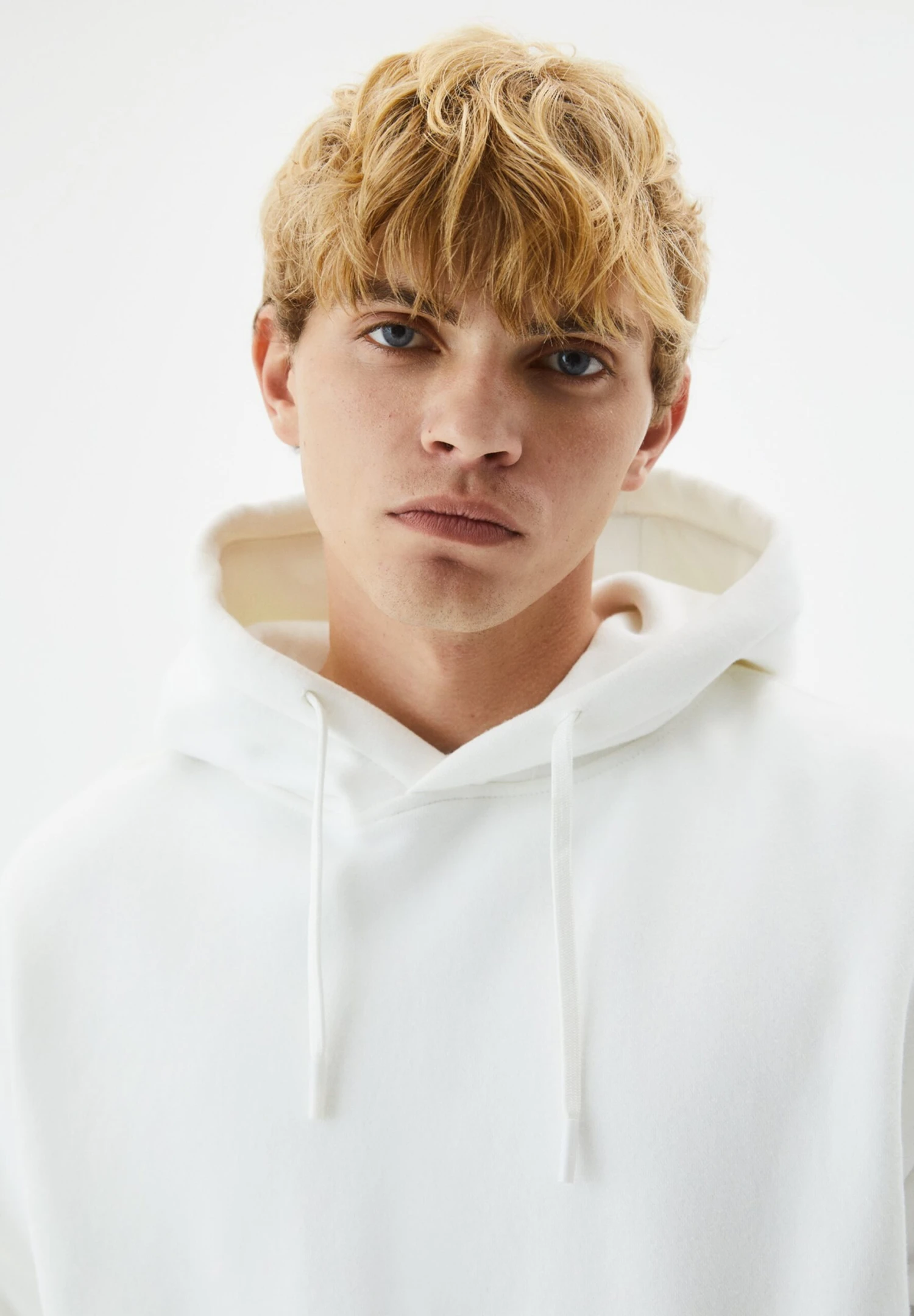 PULL & BEAR Basic ColouredFelpa Con CappuccioWhite Donna Felpe PUC21009J-A11 8 PULL & BEAR Basic ColouredFelpa Con CappuccioWhite Donna Felpe PUC21009J-A11 - immagine 6