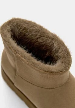 PULL & BEAR FLAT - Stivali Da Neve - Brown -Pull & Bear 53b02c64b1254813a54cdaa4693bc69e