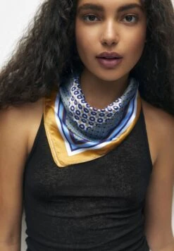 PULL & BEAR GeometricFoulardBlue Donna Sciarpe PUC51G051-K11