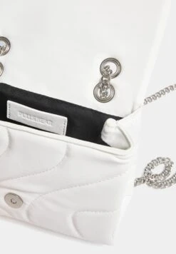 PULL & BEAR Gesteppte Umhänge - Borsa A Tracolla - White -Pull & Bear 559b7b6ed4eb4036b2e8a558661b9f7d