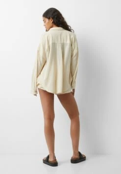 PULL & BEAR Rustic Oversize With Frayed-Trim PocketCamiciaWhite Donna Camicie E Bluse PUC22D0K6-A11 10 PULL & BEAR Rustic Oversize With Frayed-Trim PocketCamiciaWhite Donna Camicie E Bluse PUC22D0K6-A11 -Pull & Bear 55bae22d51f04c84a9a7a5d9323cfa0a